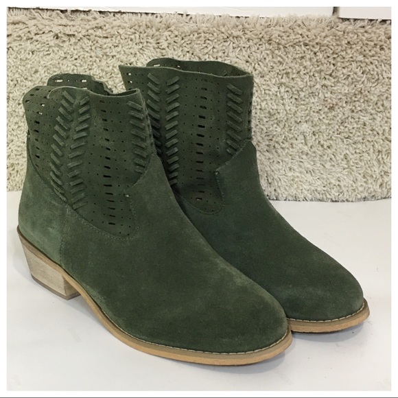 New Coldwater Creek EL PASO SUEDE BOOTS - Picture 1 of 9